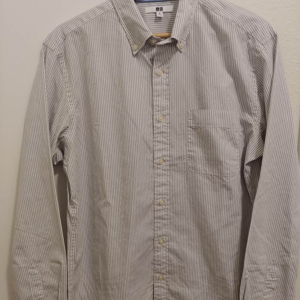 Mens Uniqlo grey striped button up shirt